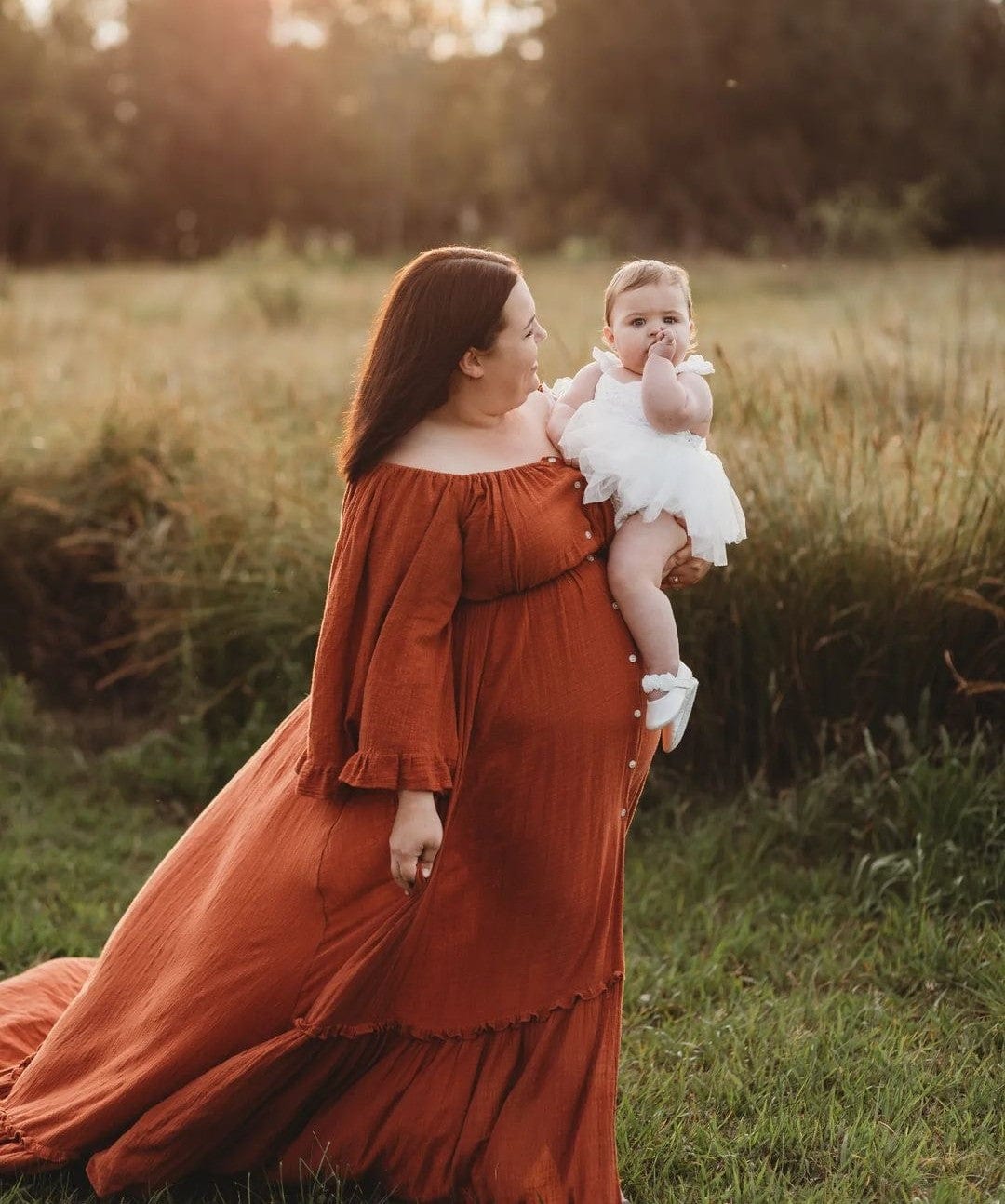 Plus Size Maternity Dresses for Photoshoots