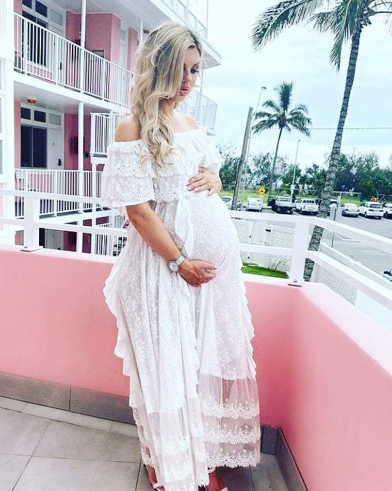 Maternity and Breastfeeding Dress Hire. Everything Lace Hire