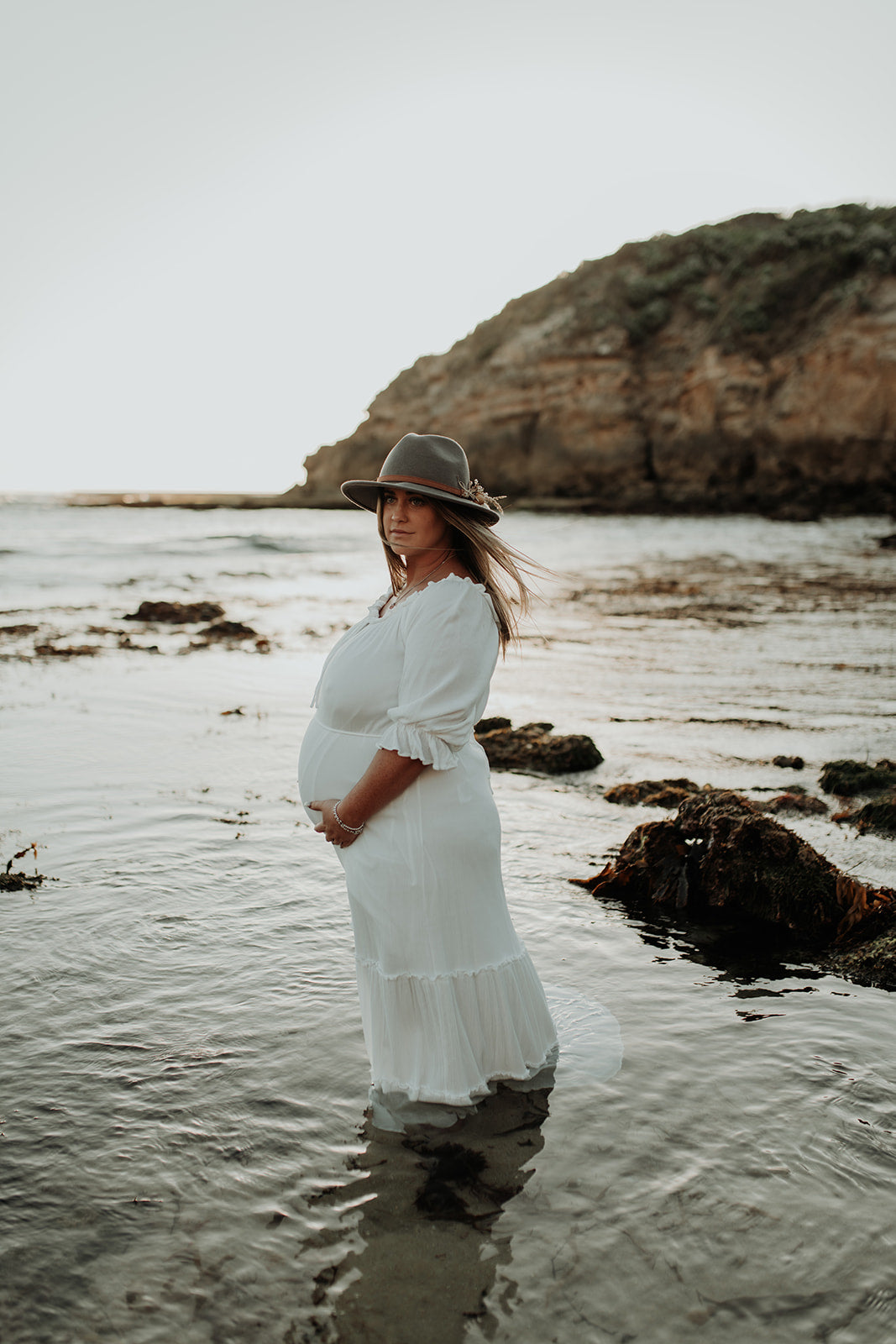 How to find the perfect maternity dress for your photoshoot | Everything Lace Hire