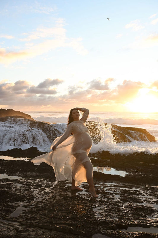 How Women Feel When They Finally Find A Maternity Dress For Their Maternity Photos