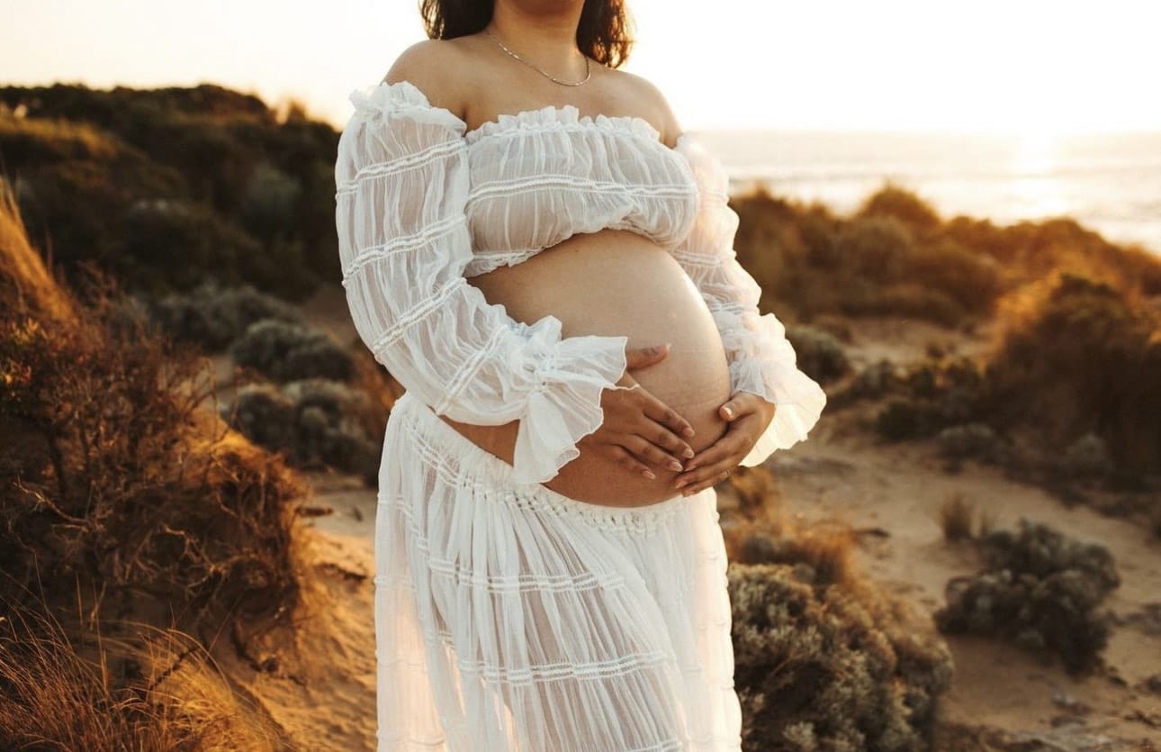 Wonderful Moments Two Piece Photoshoot Set - White - Maternity Photoshoot Dress